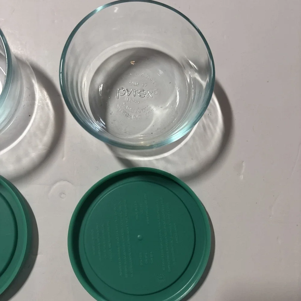 Pyrex Lot Of 2 7202 1 Cup Green Tinted Glass Bowls & Green Lids EUC